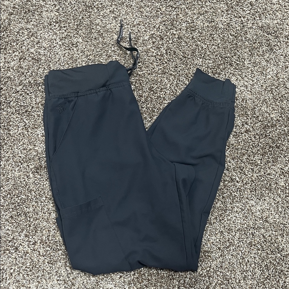 Medcouture grey jogger scrub pants